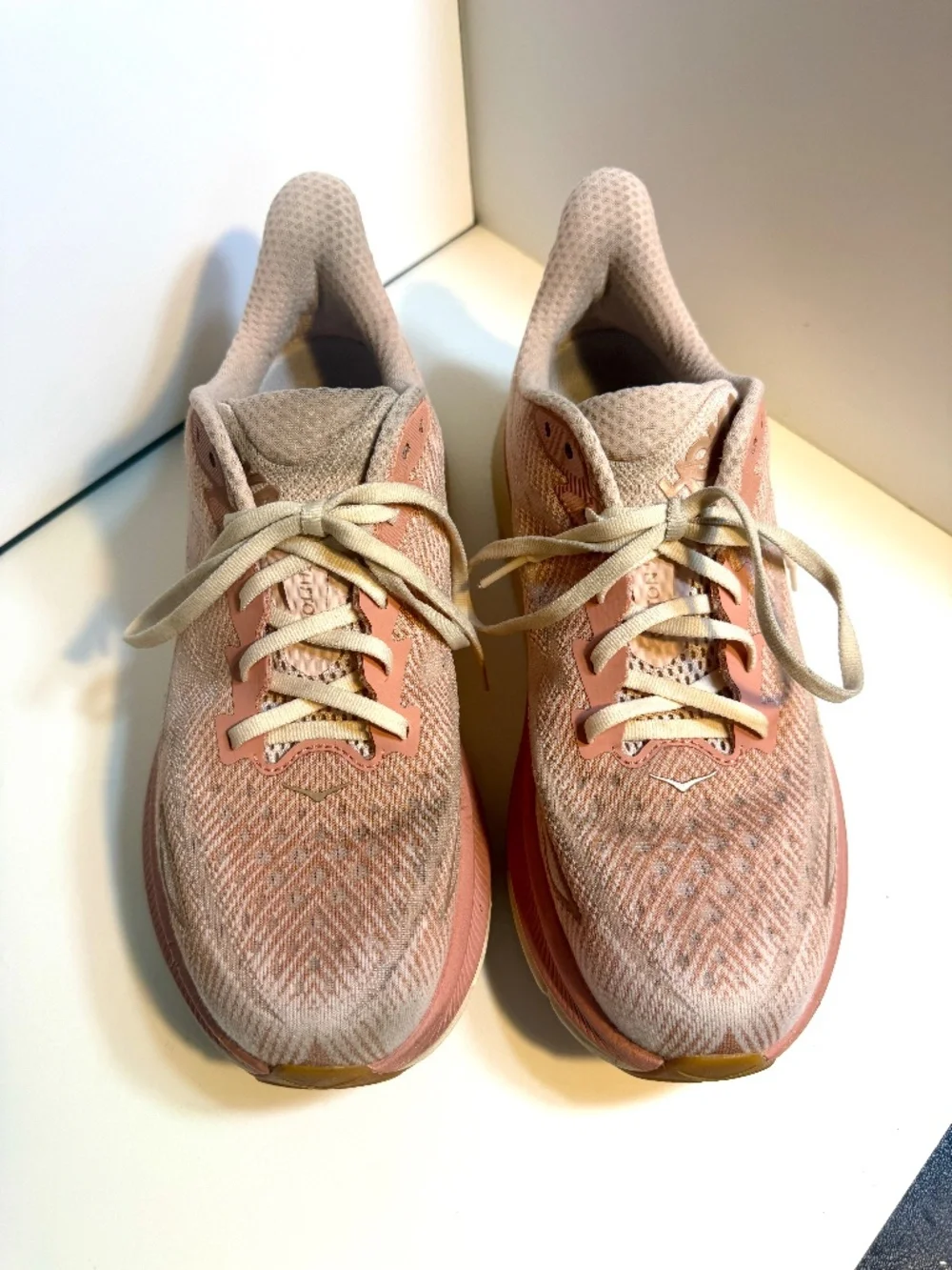 ☀️ HOKA Clifton 9 SNC Running Shoes. used but With Box. Sz 10 B